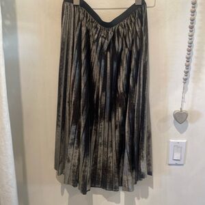 Derhy pleated velvet skirt